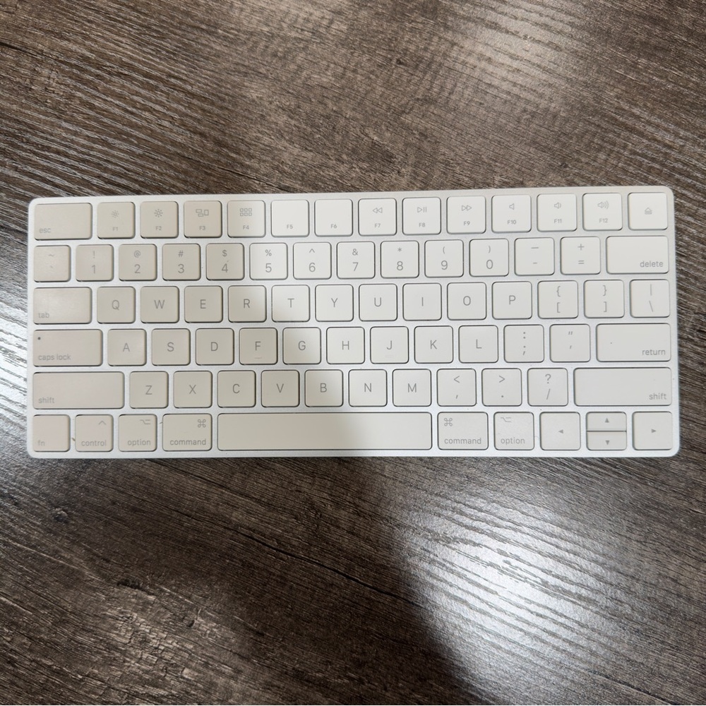 Apple Wireless Keyboard White Model A1644